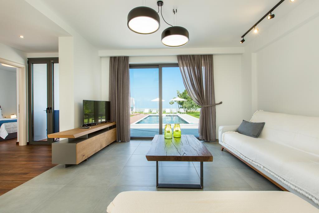 Vilana Exclusive Villas Skouloufia Room photo